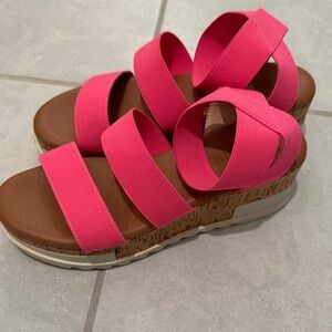 Dream Pairs Fuchsia Sandals with Cork Platform